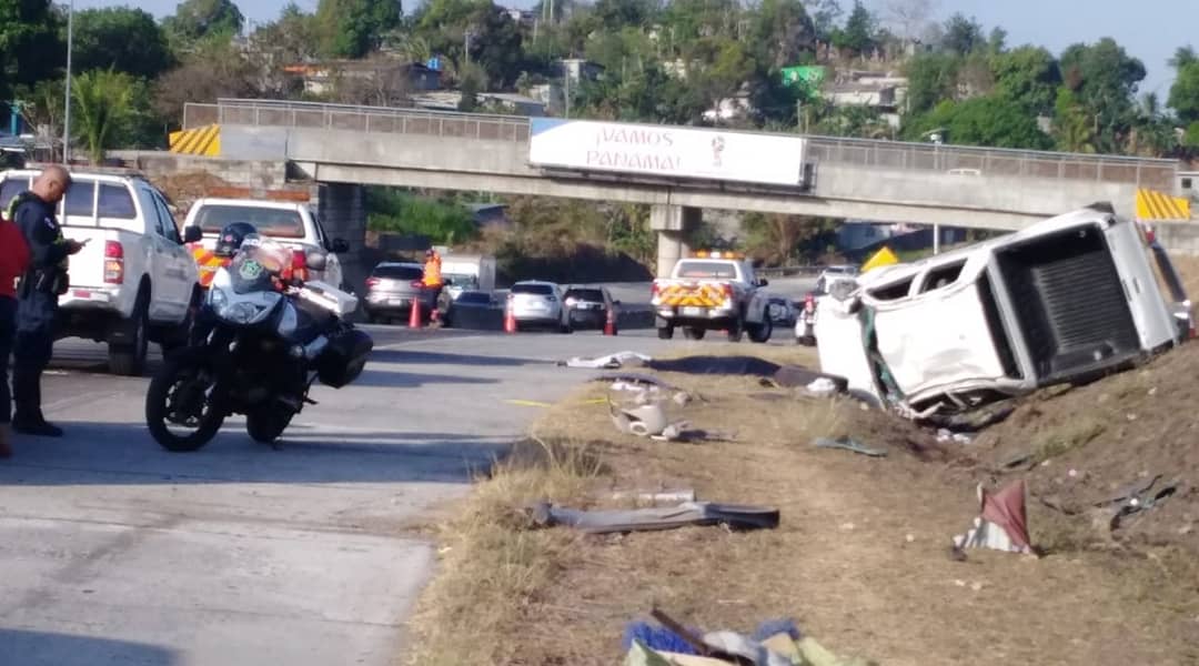 El accidente de tránsito en el Corredor Norte, que dejó una víctima fatal, fue a la altura de Villa Lucre. Foto Tráfico Panamá