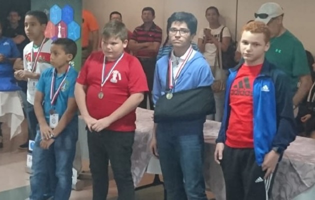 Los ganadores en la rama masculina.