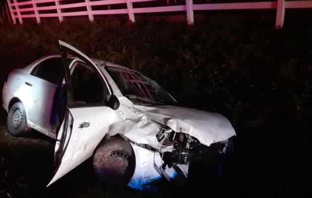 La joven se tapó los ojos y chocó otro auto. Foto: Archivo/Ilustrativa.