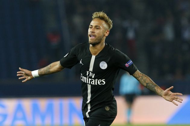 Neymar celebra uno de sus goles en la Champions. Foto AP