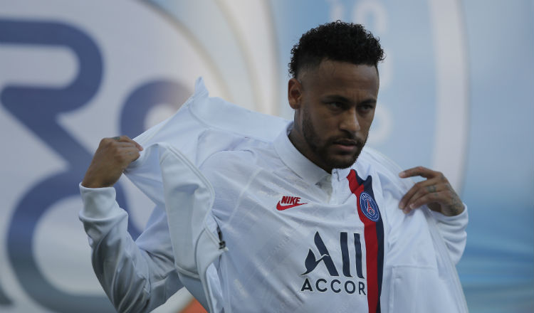Neymar jugó su primer partido de la temporada. Foto AP