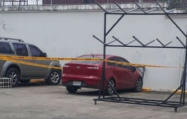 Auto donde falleció la menor de cuatro años.