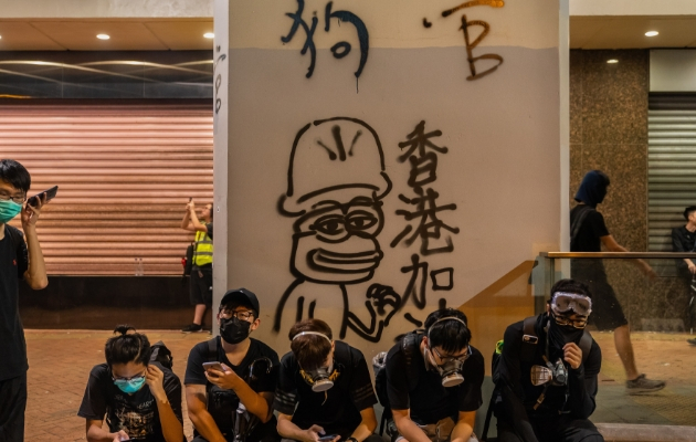 Hay imágenes de Pepe vestido de activista en las paredes y en WhatsApp. (Billy H.C. Kwok/Getty Images)