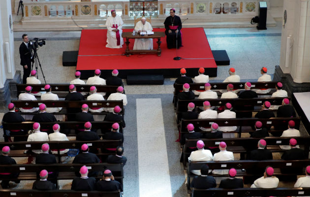 Reunión del papa Francisco con obispos de la región. Foto: AP/EFE