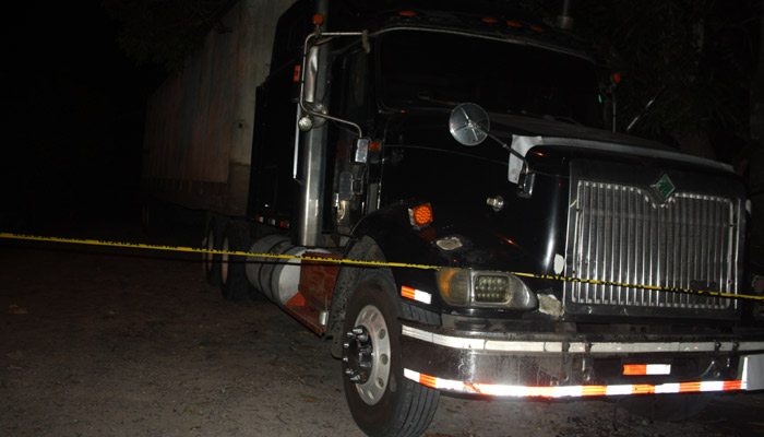  La droga era transportada en uno de los tanques de combustible del camión cisternas, el cual viajaba con dirección al interior del país. Foto/Eric Montenegro