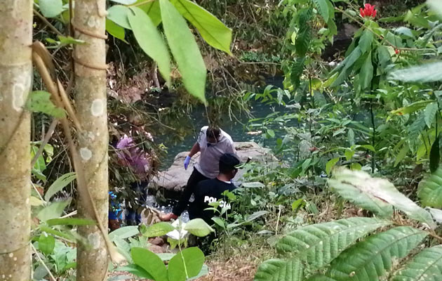 El adolescente habia llegado al rió en compañía de amigos, siendo éstos los que dieron aviso a las autoridades. Foto/Eric Montenegro