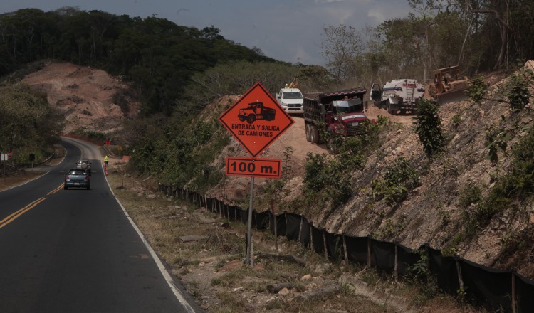 Los trabajos de ampliación de la vía se encuentran detenidos. Foto de cortesía