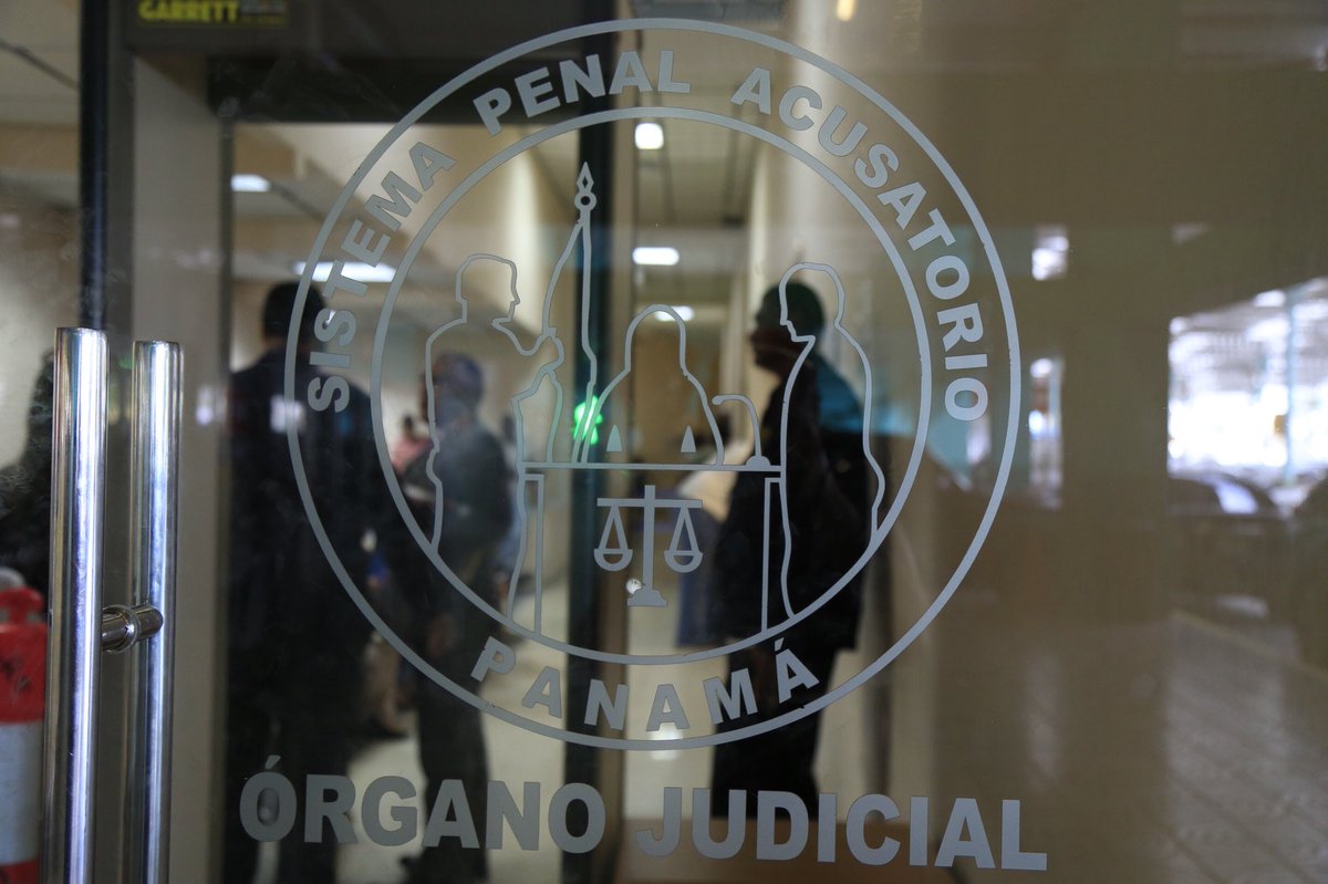 Tribunal de Garantías dictó sobreseimiento a favor del imputado por el delito contra la administración de justicia.