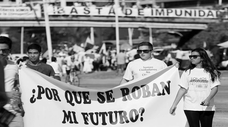 Los malos panameños que solo piensan en sí mismos, aun cuando gobiernan, pero nunca en el bienestar de nuestra gente. Foto: EFE