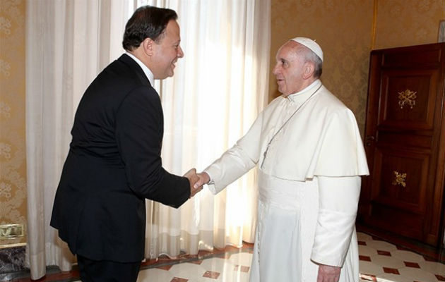 Estado comprará un alfombra de 14 mil dólares para recibir al papa Francisco. Foto: Panamá América.