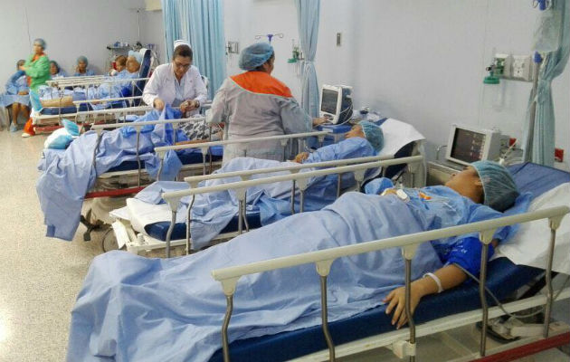 Una mujer da a luz dentro del baño del hospital Rafael Estévez de Aguadulce. Foto: Panamá América.