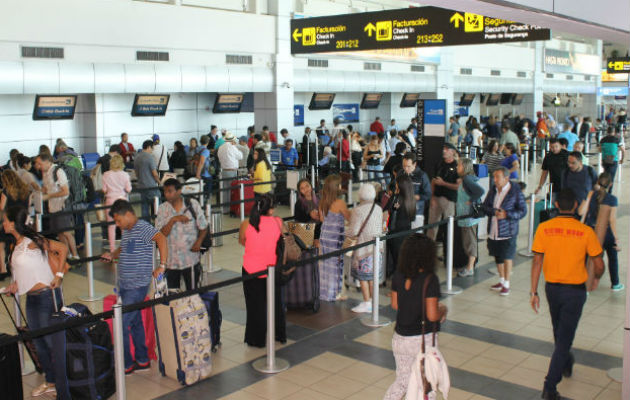 Los puestos que más movimientos migratorios presentaron fueron: Aeropuerto Internacional de Tocumen, Paso Canoas, Aeropuerto de Howard, Guabito. Foto/Archivo