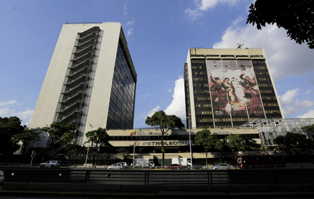 El gobierno estadounidense emitió una serie de  sanciones contra la compañía estatal Petróleos de Venezuela (Pdvsa). FOTO/AP