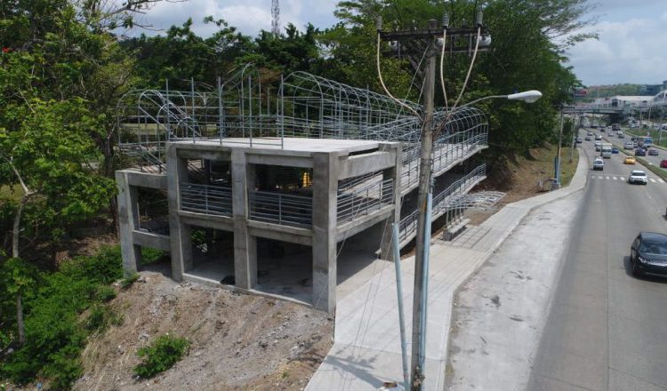 Los trabajos los realiza una empresa privada por el MOP. Foto: Cortesía