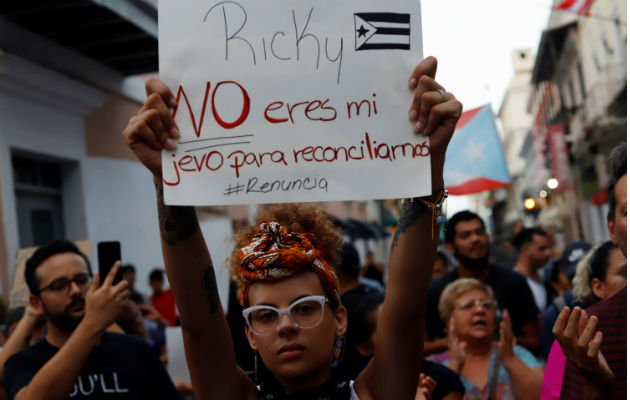 Las protestas tienen lugar, además, en medio de una grave crisis financiera, ante la cual fue aprobada hace unos años una Junta de Supervisión Fiscal (JSF) para Puerto Rico, que es un Estado Libre Asociado de Estados Unidos.