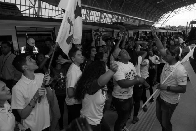 Un grupo de peregrinos durante el acto de apertura parcial de la Línea 2 del Metro, el pasado jueves 17 de enero. La Línea 2 funcionará hasta el cierre de la JMJ, el domingo 27 de enero. Foto:Víctor Arosemena/Epasa.