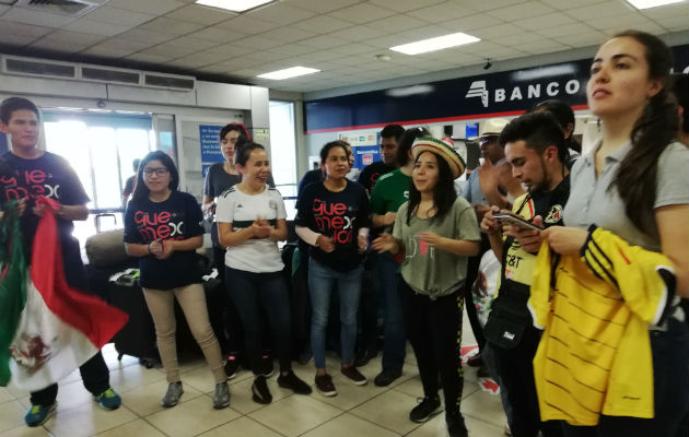 Delegaciones de Colombia, México y Paraguay unidos en la JMJ.