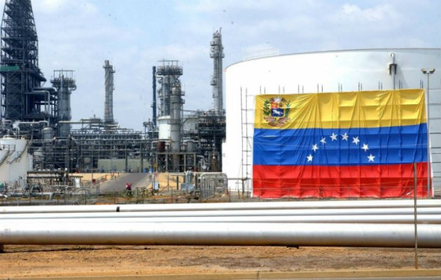Desde 2015 la producción de petróleo en Venezuela ha caído. Foto/EFE
