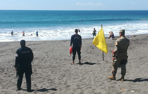 La Fuerza de Tarea Conjunta, mantiene la vigilancia en las playas del país. Foto/José Vásquez