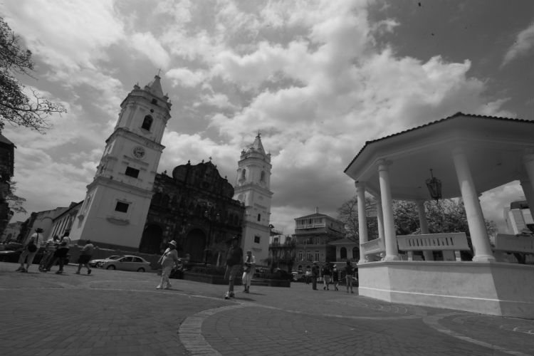 Plaza de la Independencia, donde se consolidó el nacimiento de la nueva República. Está en el Casco Antiguo, San Felipe.