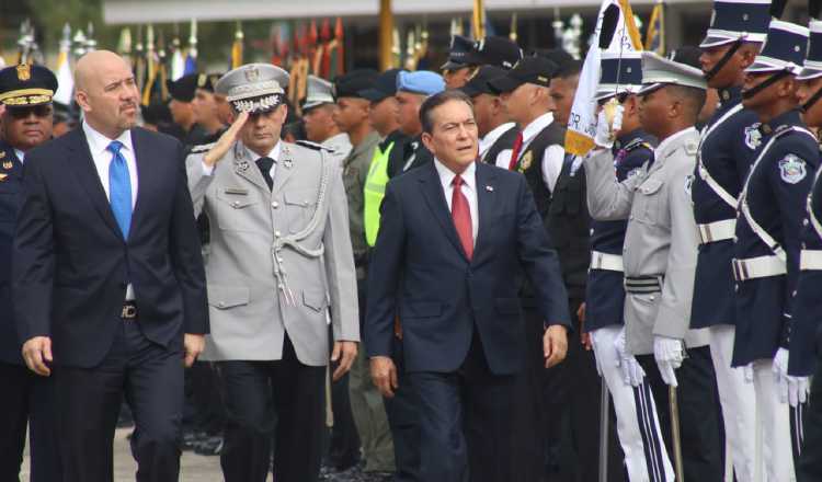 La vieja guardia de la Policía Nacional no concibe que un civil haya estado al frente de las tropas de seguridad del país. Foto de archivo