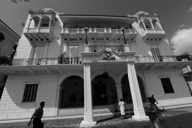Panamá necesita un nuevo sistema para seleccionar sus ministros, basado en competencias técnicas, formación y experiencias.