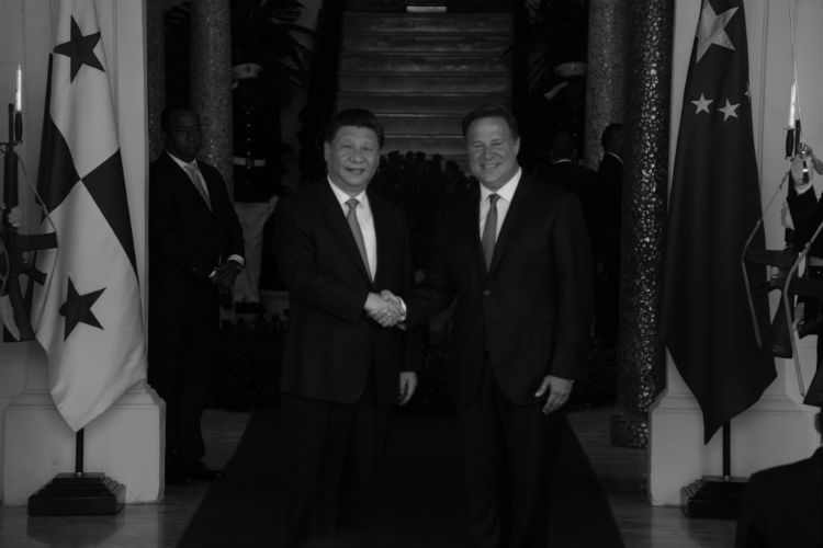 El presidente de la República Popular China, Xi Jinping, durante su visita a Panamá en diciembre del 2018, recibido por su homólogo Juan Carlos Varela. Foto: Epasa. Archivo.
