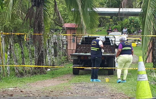 Residentes de la comunidad de El Roble reclaman mayor vigilancia en la comunidad y aseguran estar sorprendidos por este hecho  de sangre.