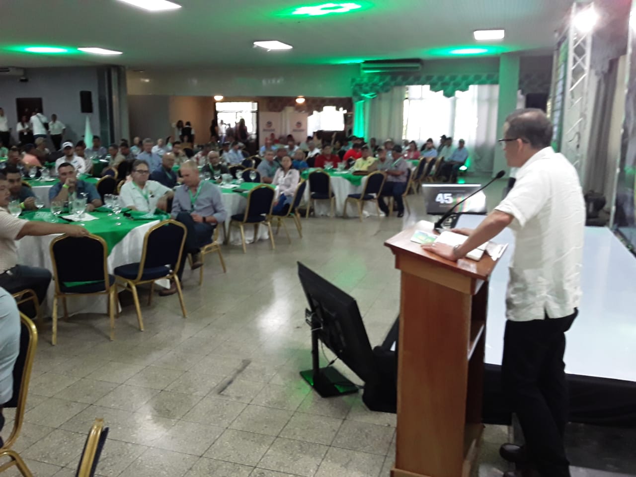 Un llamado a la unidad hizo el viceministro de Desarrollo Agropecuario, Carlo Rognoni  a los productores.