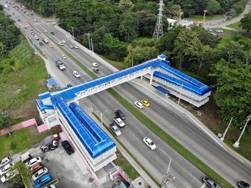 El puente peatonal de la Universidad Tecnológica de Panamá tuvo un costo de un millón 735 mil 272 dólares  con 50 centavos.