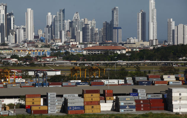 Algunas navieras han decidido llevar su carga a otros puertos de la región.