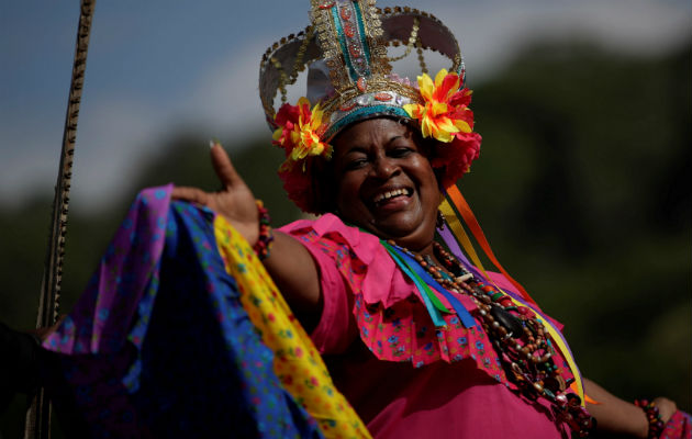 Danzantes participan en la onceava edición del festival de diablos y congos este sábado, en Portobelo (Panamá). Foto/EFE