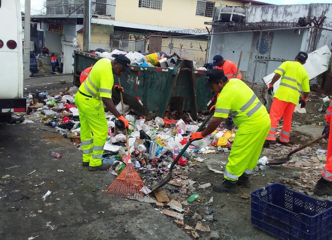  Revisalud indicó que se veía en la obligación de no recoger la basura en San Miguelito, en parte debido al incumplimiento en la circulación de fondos por parte del Idaan.