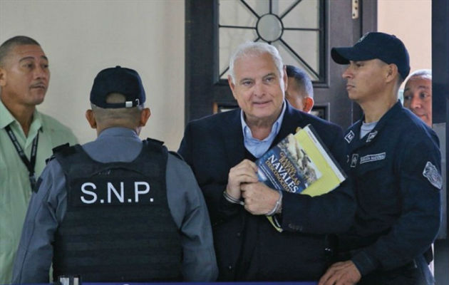  Expresidente Ricardo Martinelli 'está emocionado' por declinación de la Corte en el caso de los pinchazos telefónicos. Foto: Panamá América.