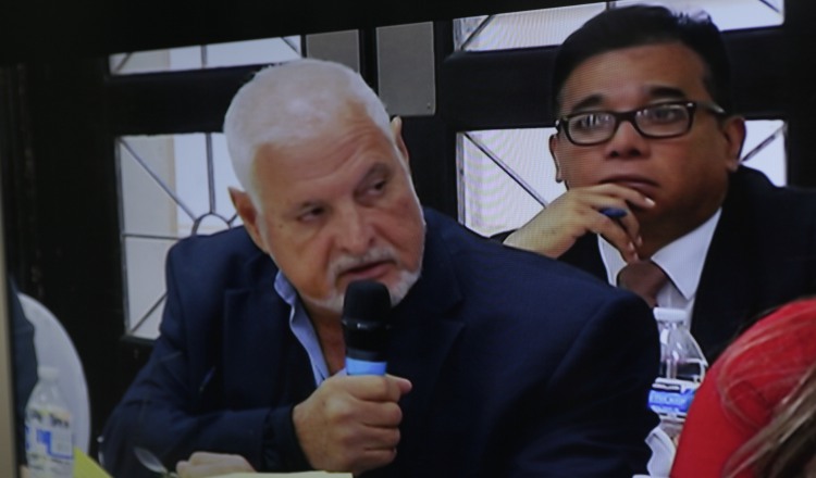 Ricardo Martinelli, durante el acto de audiencia, volvió a reiterar que probará su inocencia. Víctor Arosemena