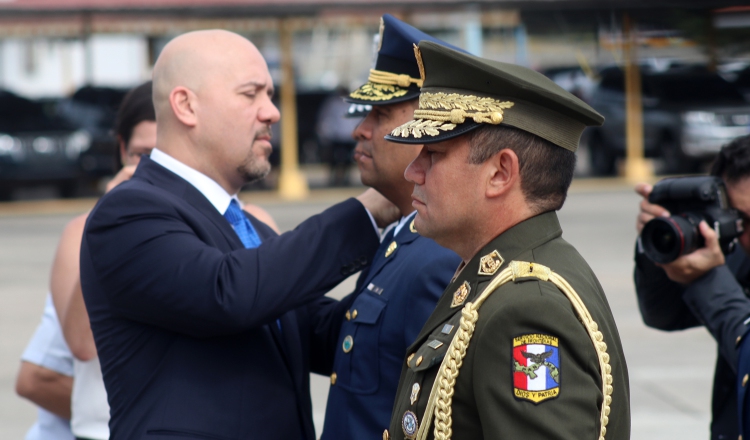 Rolando Mirones, ministro de Seguridad Pública, fue quien  denunció  las supuestas jubilaciones y ascensos ilegales.