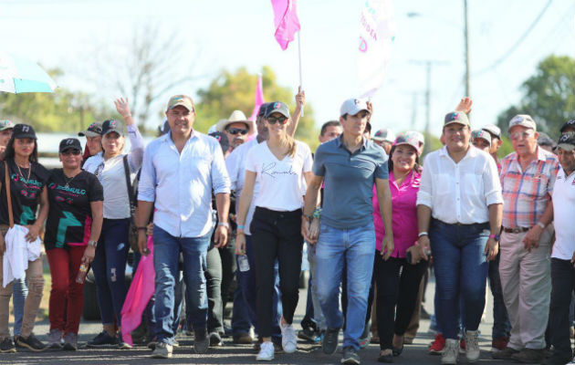 El candidato presidencial Rómulo Roux mantiene su recorrido por diversos puntos del país.