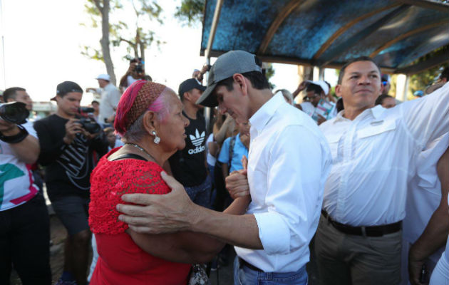 El candidato presidencial Rómulo Roux continúa con su recorrido por todo el país buscando los votos.