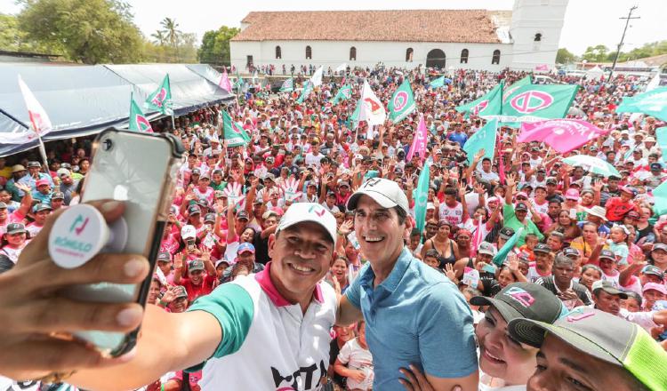 Luis Casís (izq.) y Rómulo Roux (c) forman la dupla de Cambio Democrático para las elecciones. Foto de cortesía