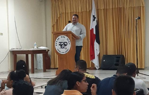 Samid Sandoval, alcalde de Santiago, estuvo en la Universidad Tecnológica de Panamá. 