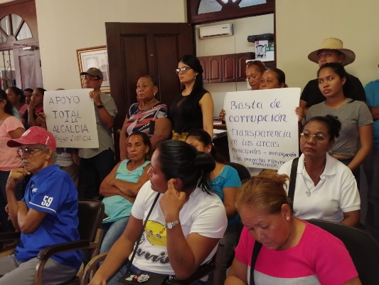 La población exige que se nombre lo más pronto posible a la tesorera o el tesorero municipal. Foto/Eric Montenegro