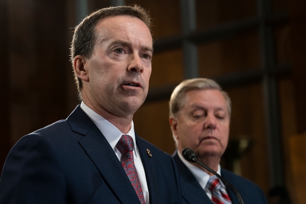 John Sanders, anunció que dejará el 5 de julio el cargo de comisionado interino de la Oficina de Aduanas y Protección Fronteriza, en medio de serias polémicas. FOTO/AP