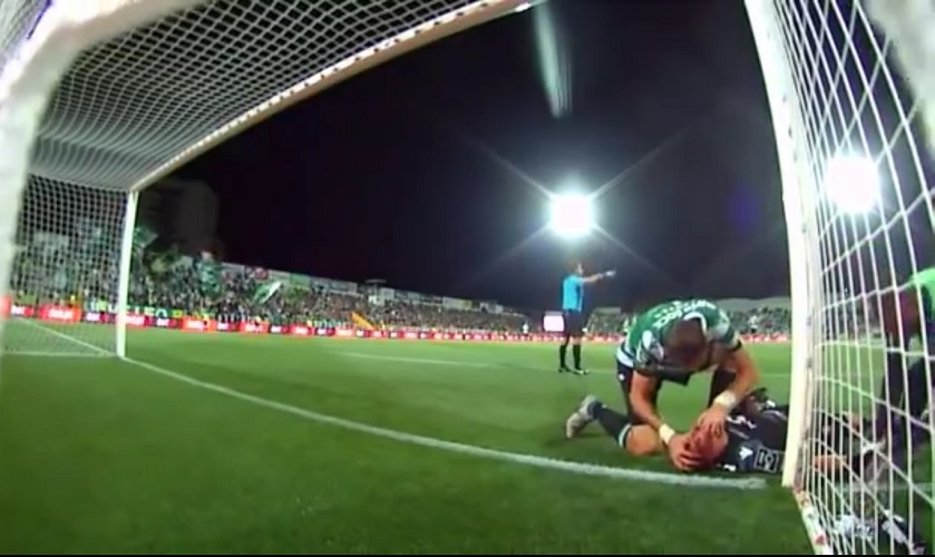 Coates atiende a Romain Salin