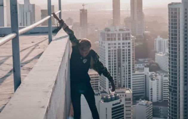 Influenciadores juegan con la muerte; selfies mortales en los rascacielos de Panamá. Foto: Redes sociales.
