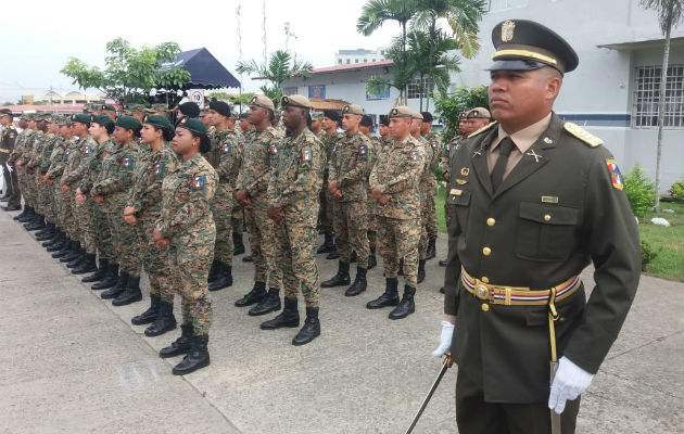 Unidades del Senafront rindieron honores a las nuevas autoridades gubernamentales.