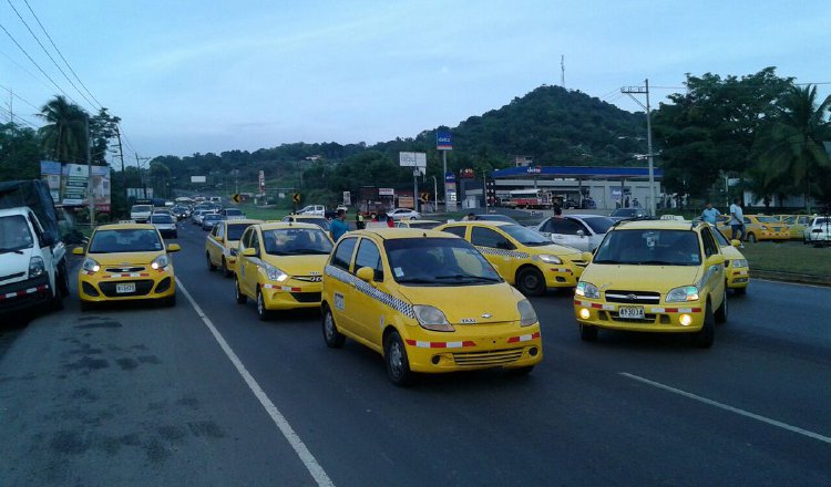 Los taxistas no quieren a las plataformas. Foto de archivo