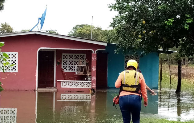  Las fuertes lluvias que se registraron causaron  la inundación. Foto: José Vásquez.  