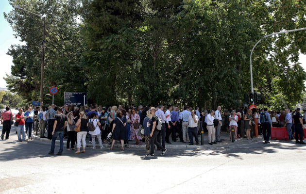 De momento han recibido 15 llamadas, todas de personas que quedaron encerradas en ascensores tras los cortes de electricidad.