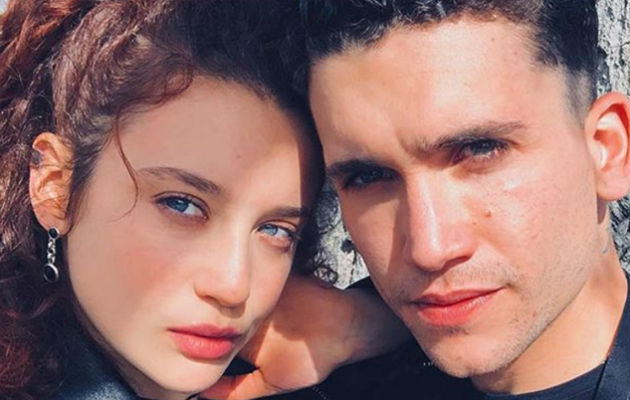 María Pedraza y Jaime Lorente, ahora resulta que son novios. Foto: Hola.com