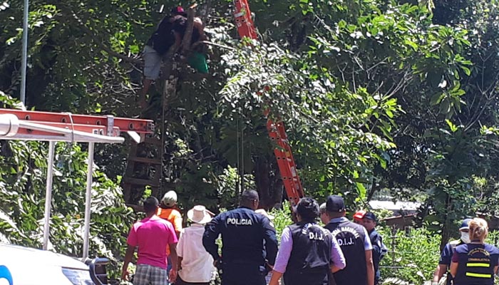 Los familiares del hoy occiso piden ayuda para sepultar a Sixto Hernández. Foto/Melquiades Vásquez